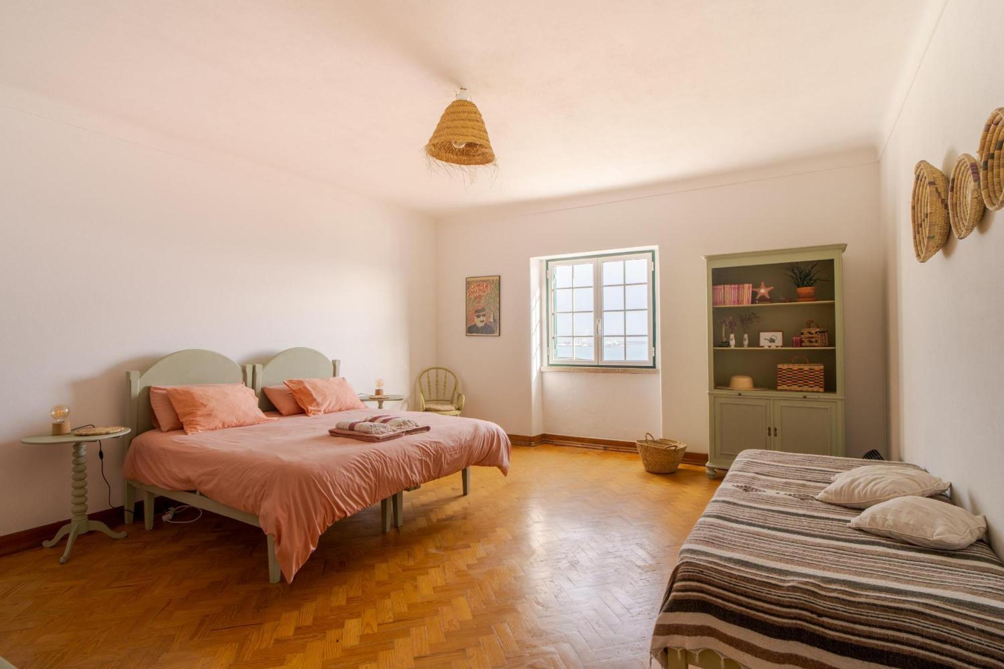 Appartement Manas Coliving à Sines Extérieur photo