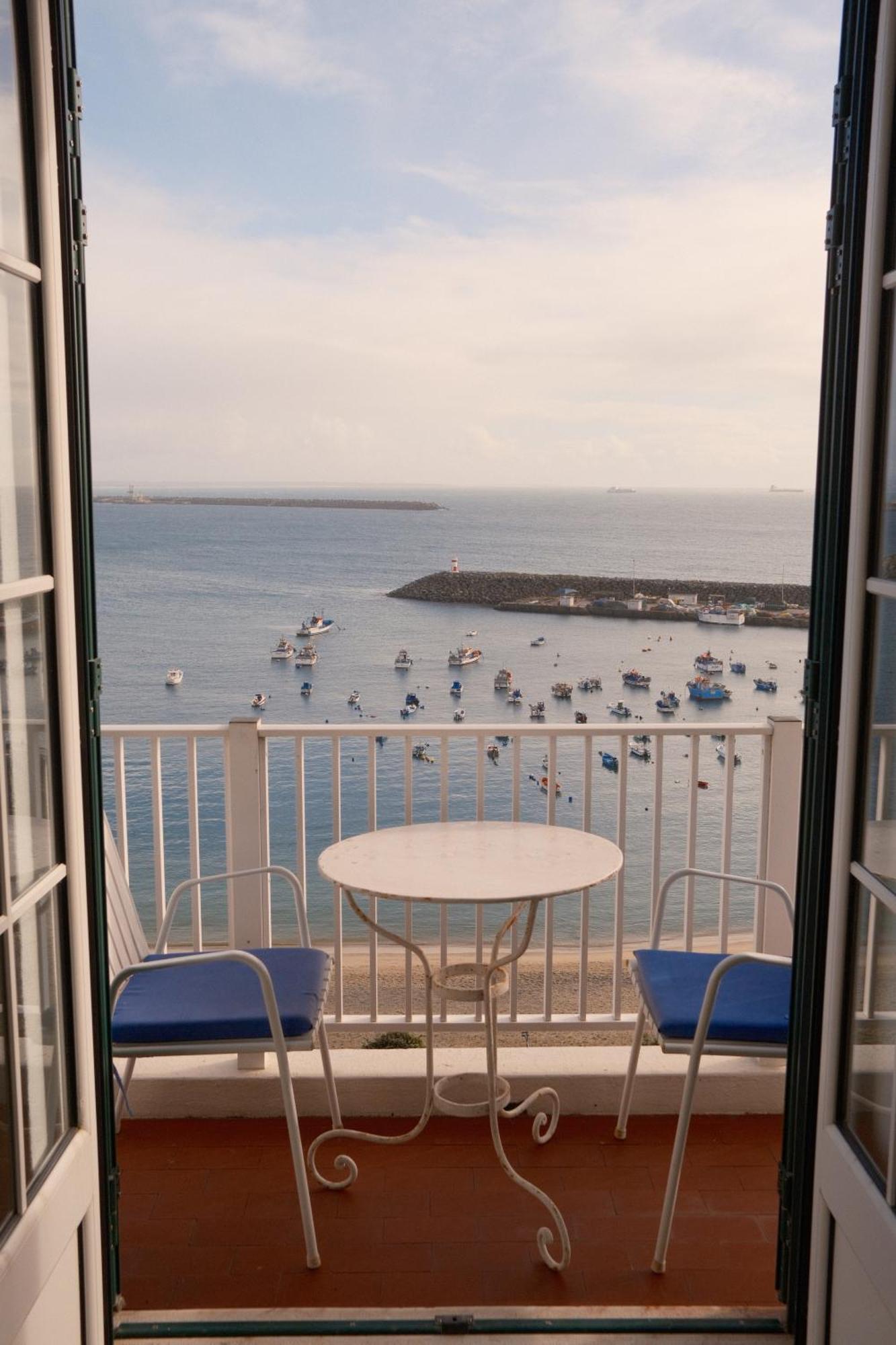 Appartement Manas Coliving à Sines Extérieur photo